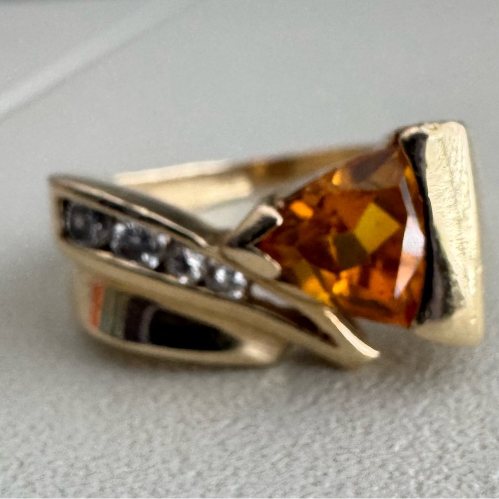 Exquisite 14KG ring with large Citrine stone